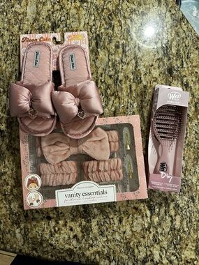 Pink Bow Slippers & Vanity Essentials Gift Set